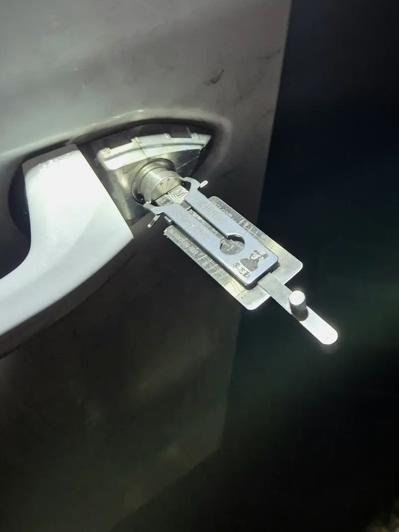 Local car locksmith in Leeds carrying out a real vehicle entry job