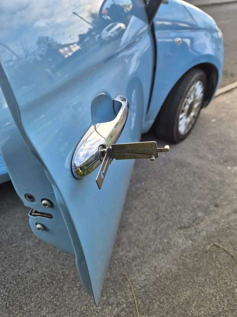 Car lockout entry service in Leeds