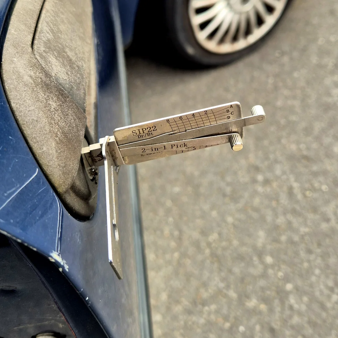 Unlocking a car without the key in Leeds