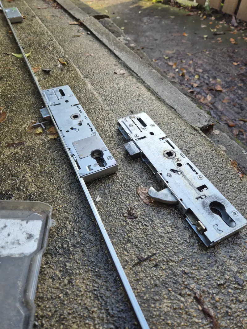 Faulty uPVC door handle and mechanism causing the handle not to engage in Leeds